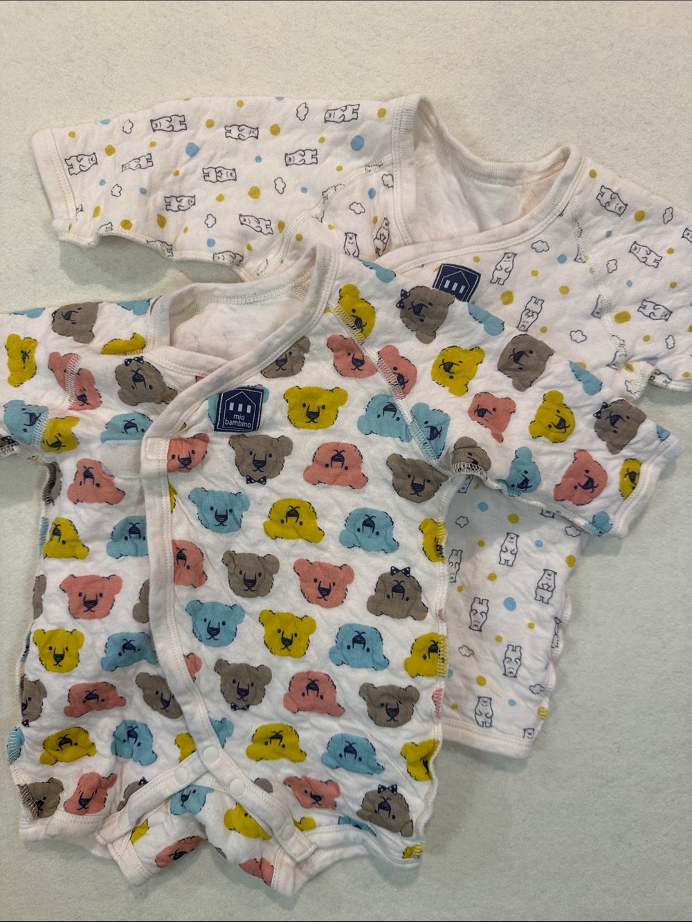 Lot of 2 Mio Bambino Multicolor Bear Print Baby One-Piece Bodysuits  Sz 0-3m UU